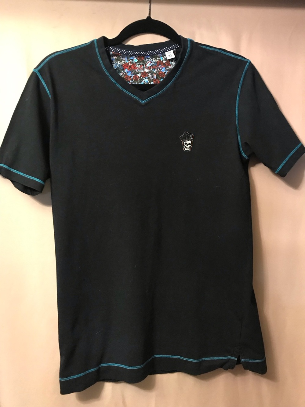 Robert Graham Black V-Neck Tee with Teal Stitching